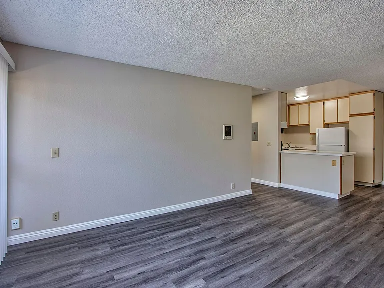 Arbors Apts. — Photo 9