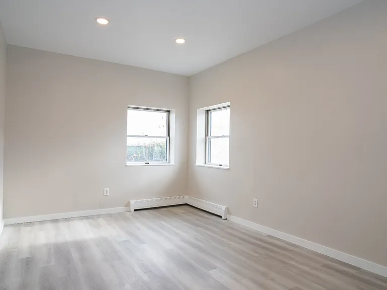 4001 Broadway #2 — Photo 10