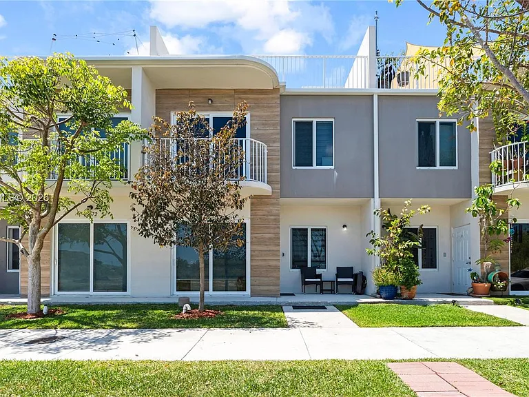 25664 SW 143rd Path — Photo 1