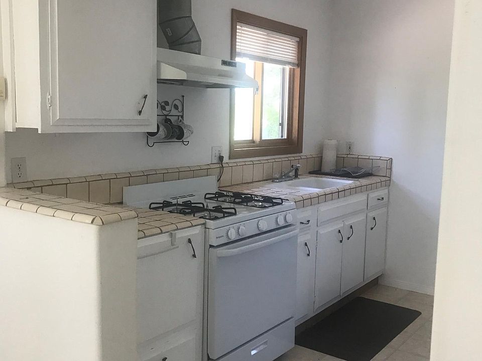2nd image of 1097 Crest Dr