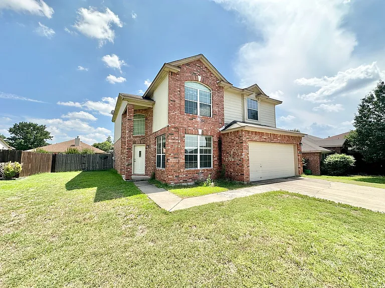 1806 Lobrecht Ct — Photo 1