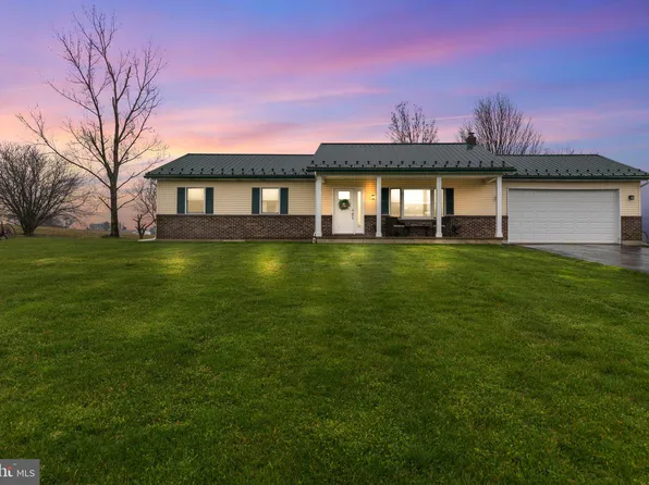 4226 Westview Dr, Stewartstown, PA 17363