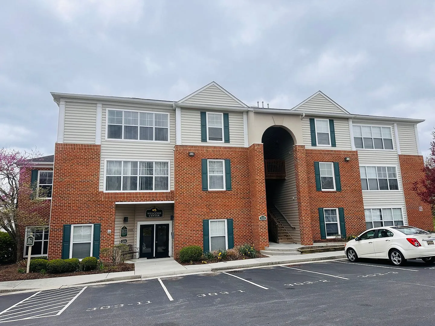 2 Bedroom, 2 Bath Condo — Photo 1