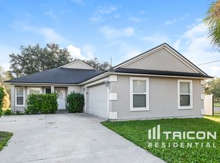 11701 Hayden Lakes Dr, Jacksonville, FL 32218