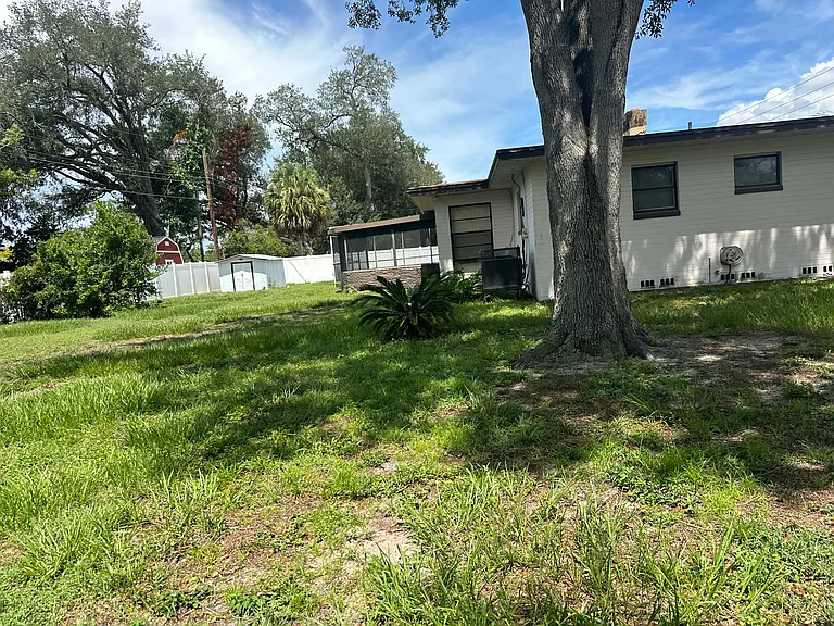 W Beacon Rd — Photo 29