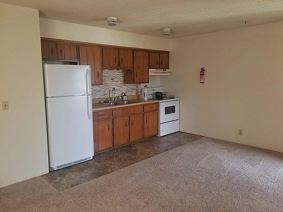 2nd image of 101 E Gray St #11192716