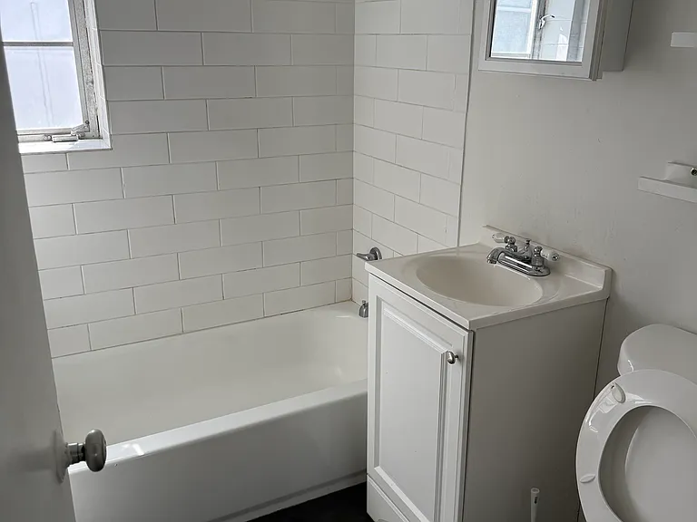 2101 SW 3rd Ave #5 — Photo 3