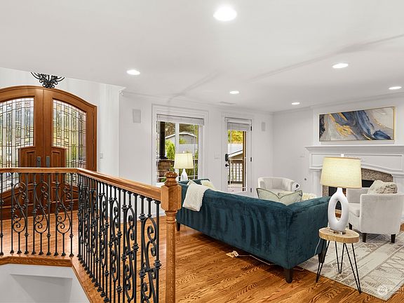 4th image of 5108 107th Avenue NE