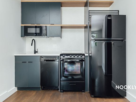 2nd image of 115 Clifton Pl #1M