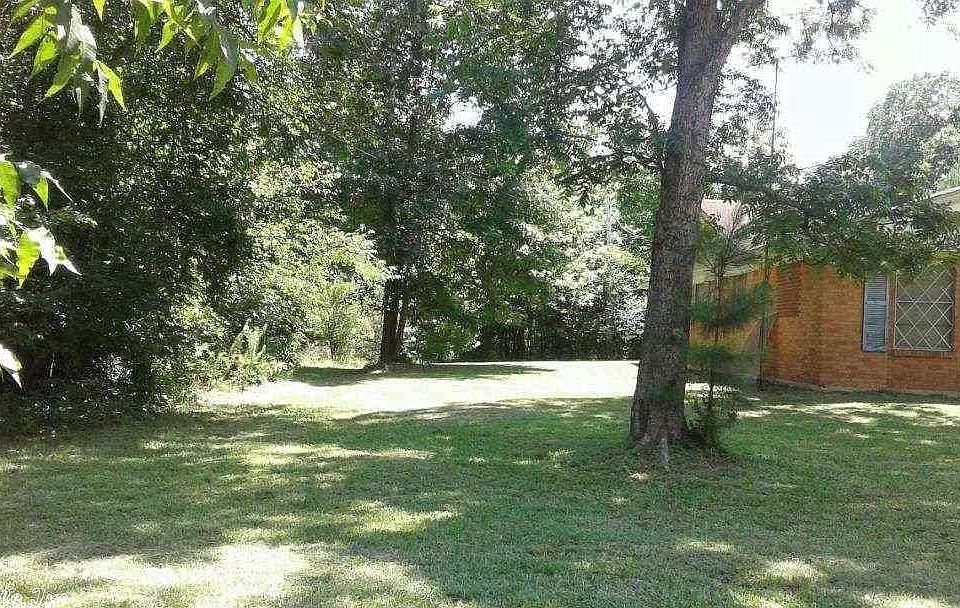 2nd image of 6906 Shannon Rd