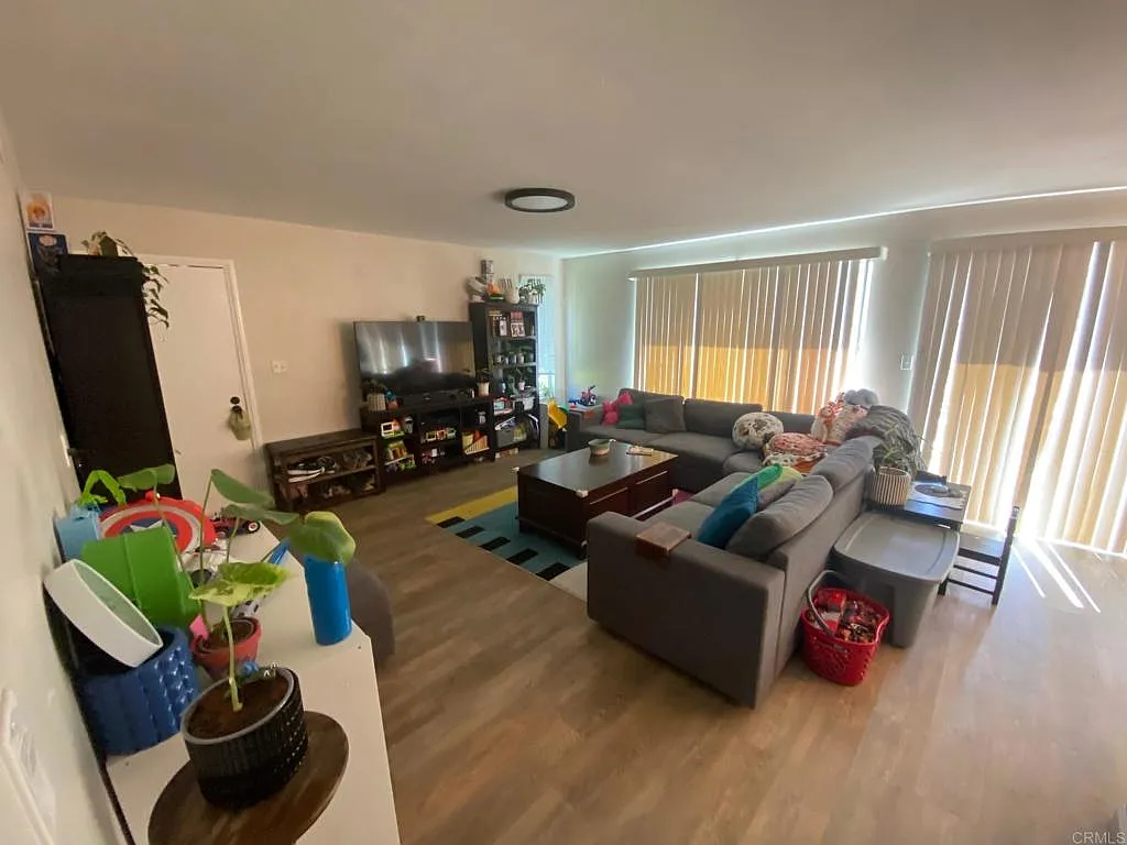2 bed, 2.0 bath, 988 sqft, $2,800 — Photo 4