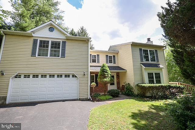1st image of 1740 Fairmount Rd