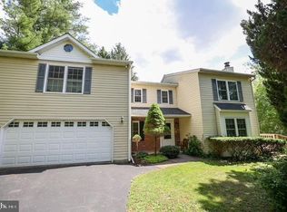 1740 Fairmount Rd, Hampstead, MD 21074