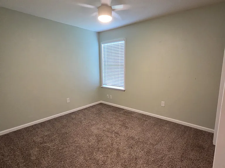 152 Ashwood Cir — Photo 14