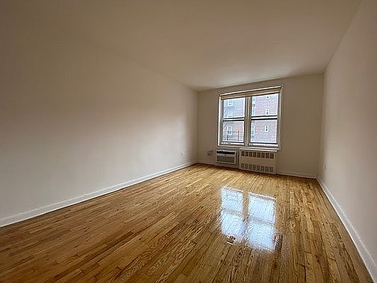 3rd image of 142-11 41st Ave #5L
