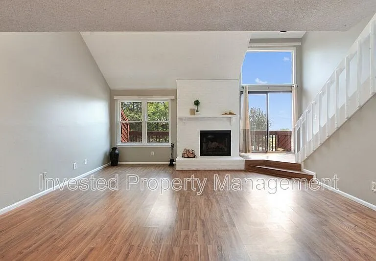 6453 S Havana St #B — Photo 3