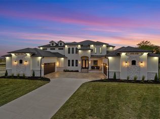3954 NW 183rd St, Clive, IA 50325