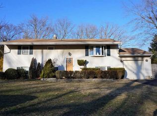 34 Princeton Dr, Howell, NJ 07731
