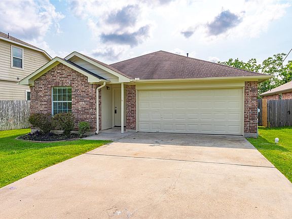 4th image of 4131 Country Club Dr