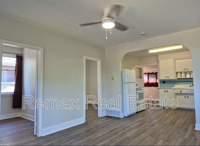 2nd image of 9807 107th St