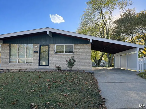 2410 Mockingbird Ln, Florissant, MO 63031
