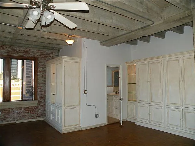 Studio, 782 sqft, $1,950 — Photo 4