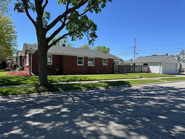 1st image of 800 Marion AVENUE