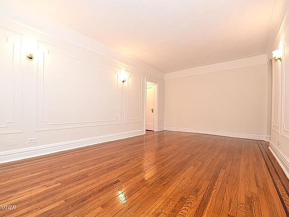 4th image of 2590 35th St APT 5E