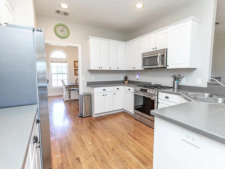 122 Buckhaven Dr — Photo 15