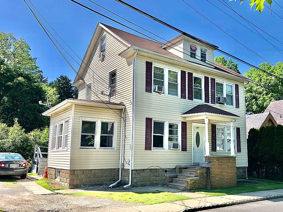 2nd image of 124 Mills St