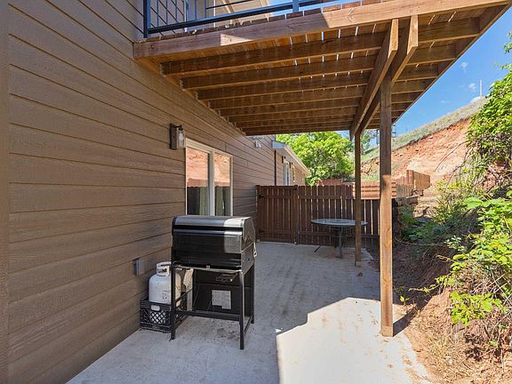 4th image of 4950 Whispering Pines Dr