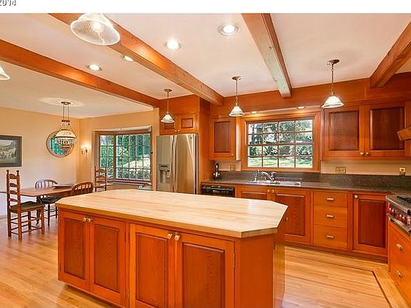 5th image of 16333 SE River Forest Pl