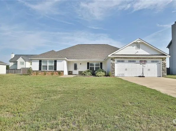 97 Old Glory Way, Fort Mitchell, AL 36856