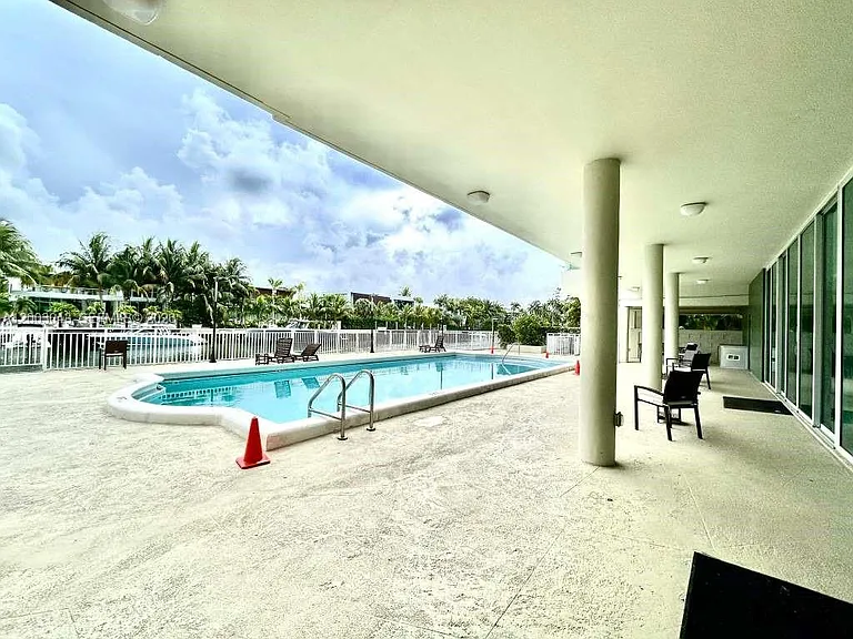 9500 W Bay Harbor Dr #2G — Photo 7