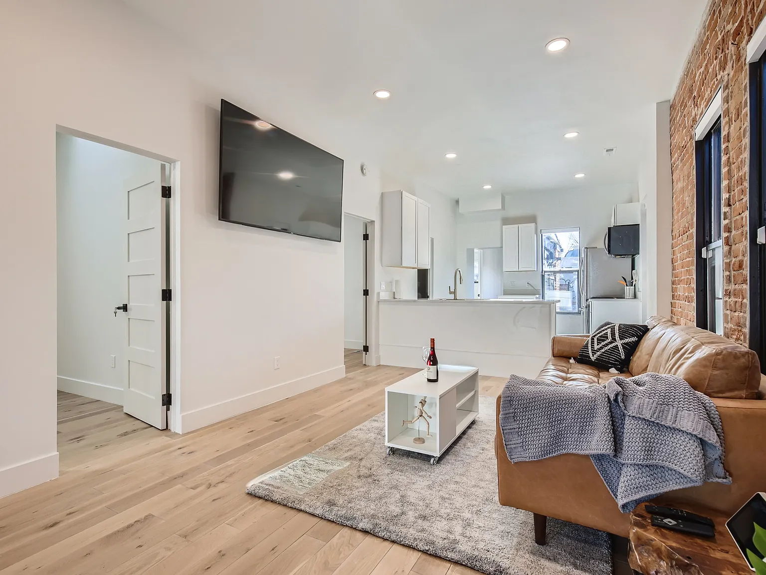 3000 Welton St — Photo 1