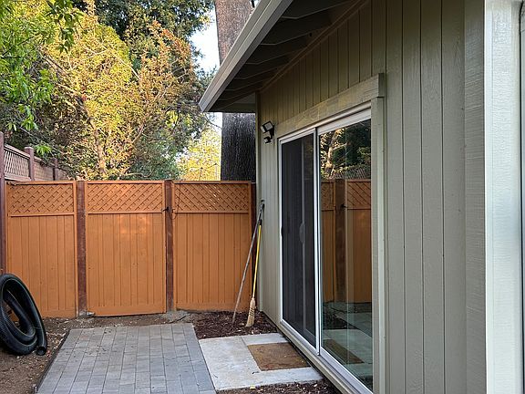 5th image of 990A Aura Way