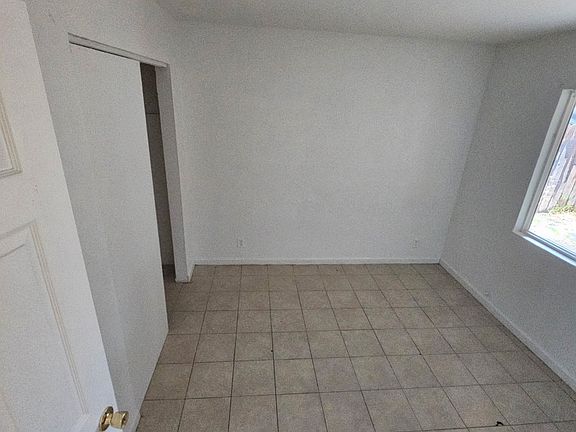 4th image of 2664 Plantation Pl