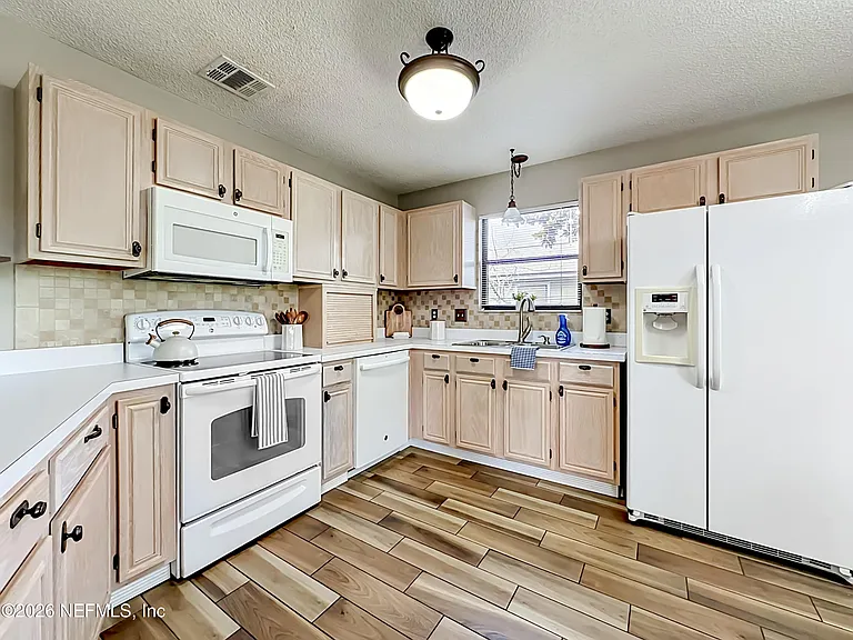 341 Hickory Hollow Dr N — Photo 9