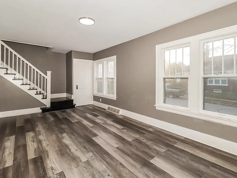 1268740_017_living_room_13367996.jpg