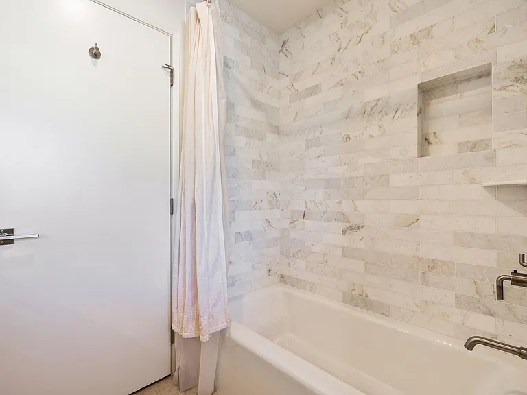 2367 Yosemite Dr — Photo 52