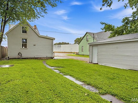 3rd image of 206 S 20th St