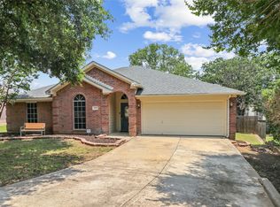 1609 Crooked Ln, Fort Worth, TX 76112