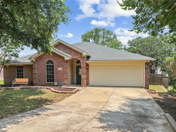 1609 Crooked Ln, Fort Worth, TX 76112