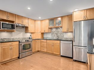 2000 Saint Regis Dr APT 6B, Lombard, IL 60148