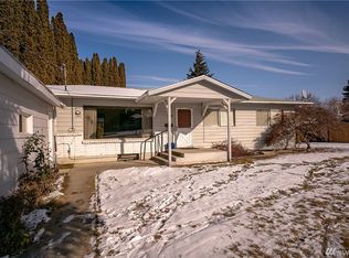 1779 Glen St NE, East Wenatchee, WA 98802