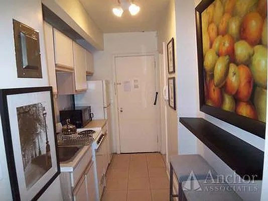 Rented by Anchor Associates | media 4