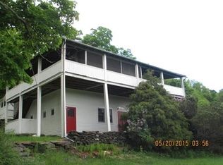 16 Ledge Rd, Heath, MA 01346