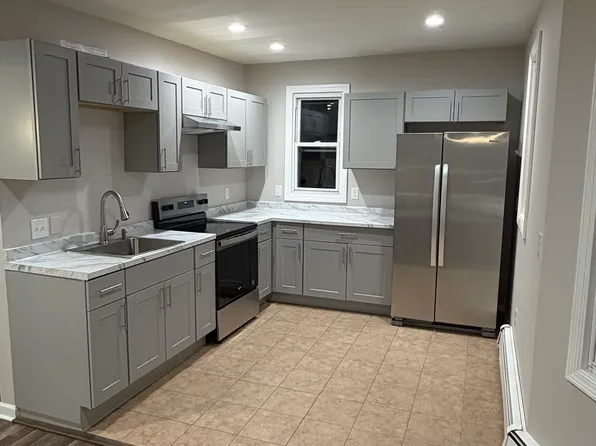 231 Grove St APT 2, New Britain, CT 06053