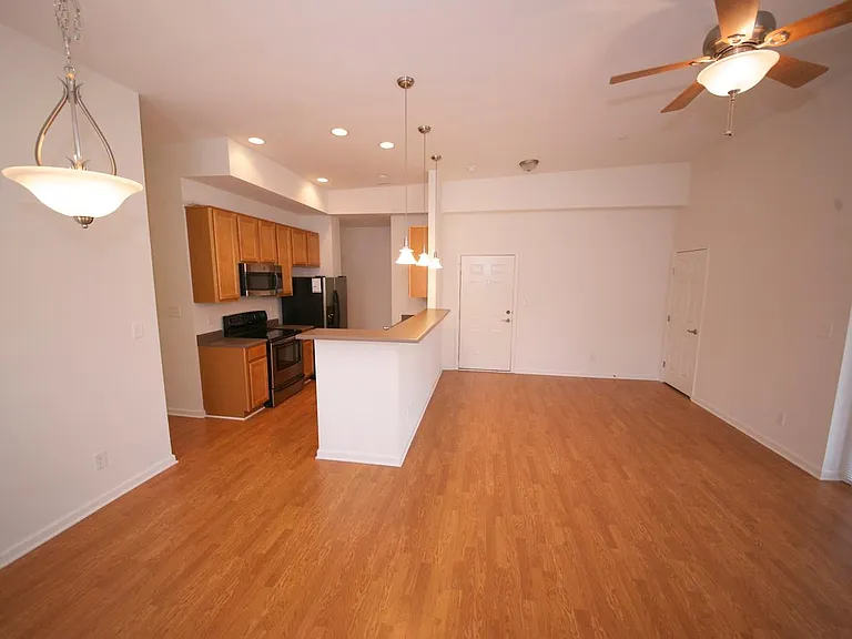 655 E 24th St #E — Photo 15