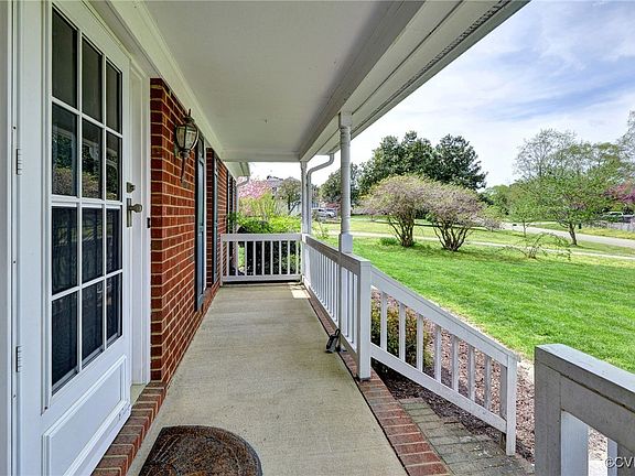 5th image of 118 Lakepoint Ct